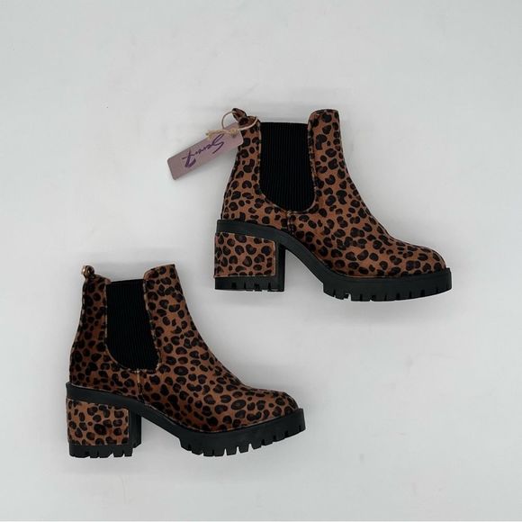 SEVEN7 Women’s Berlin Lug Sole Bootie Leopard 7 - Picture 11 of 11